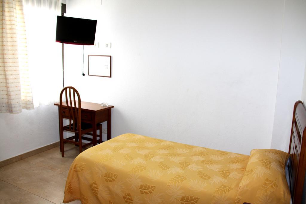 Hostal Restaurante La Masia Vila-real Cameră foto