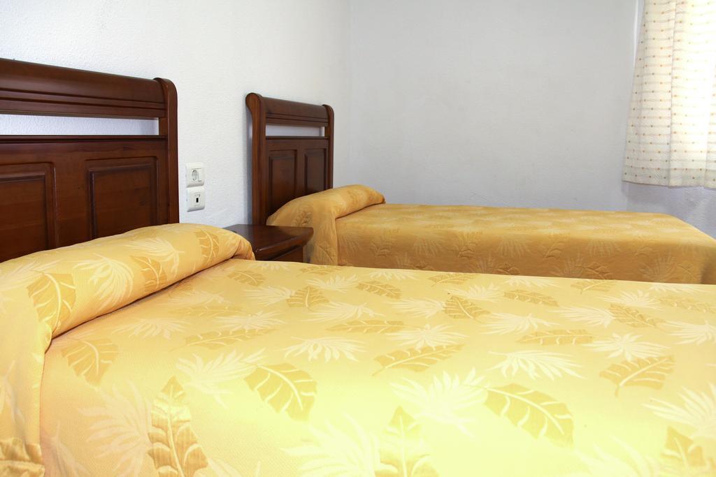 Hostal Restaurante La Masia Vila-real Cameră foto
